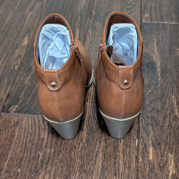 NWOB JustFab Dakota Faux Leather Heeled Ankle Boots In Tan ("Leather Brown) - Picture 5 of 9